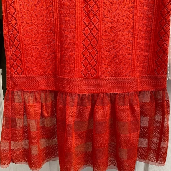 BRAND NEW WITH TAGS BCBG SLEEVELESS LACE INSET SHEATH DRESS IN POPPY RED - Picture 4 of 7